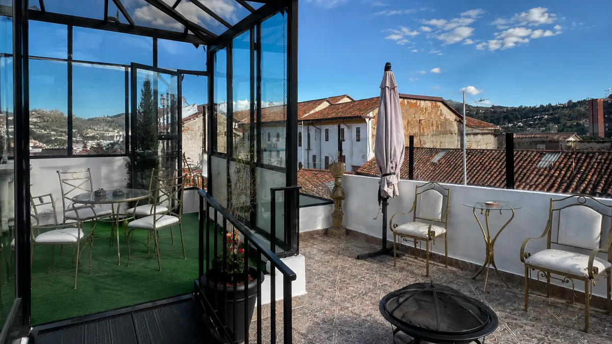 Rooftop vista colonial